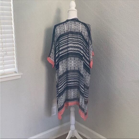 Love Stitch Open Boho Poncho Wrap One Size - Picture 3 of 8